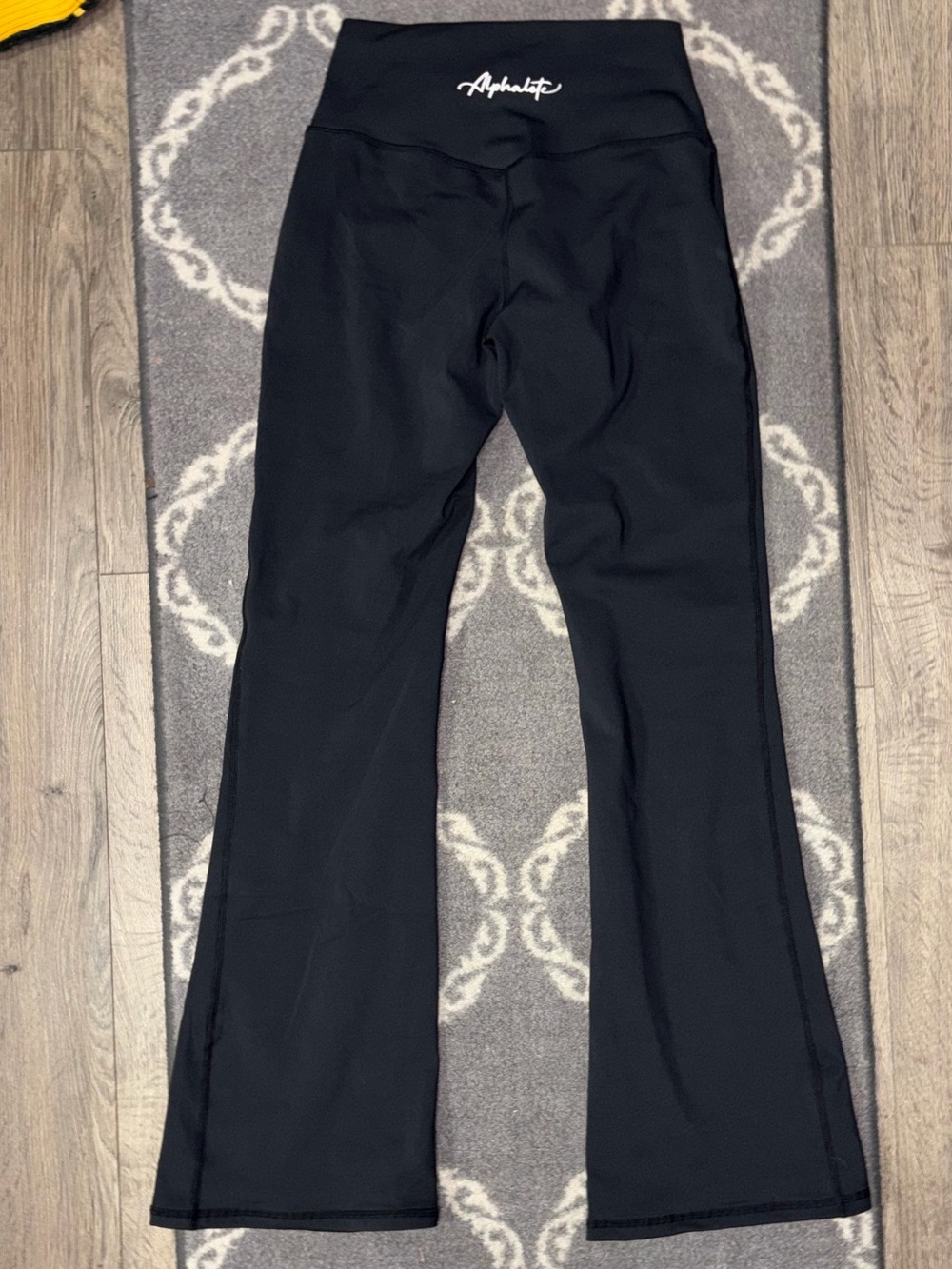 Alphalete Flare Leggings - Picture 2 of 4